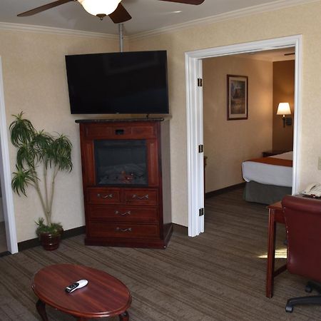 Dynasty Suites Redlands Room photo